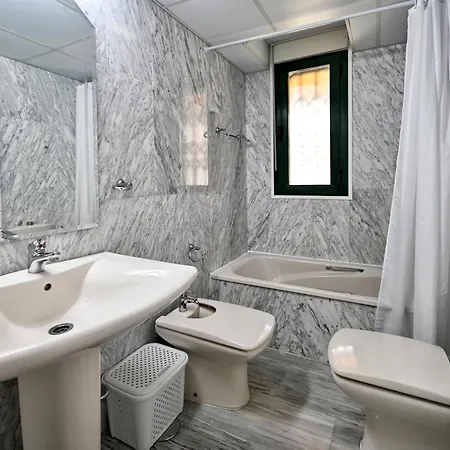 Rent4 Malaga Alamar Апартаменты *